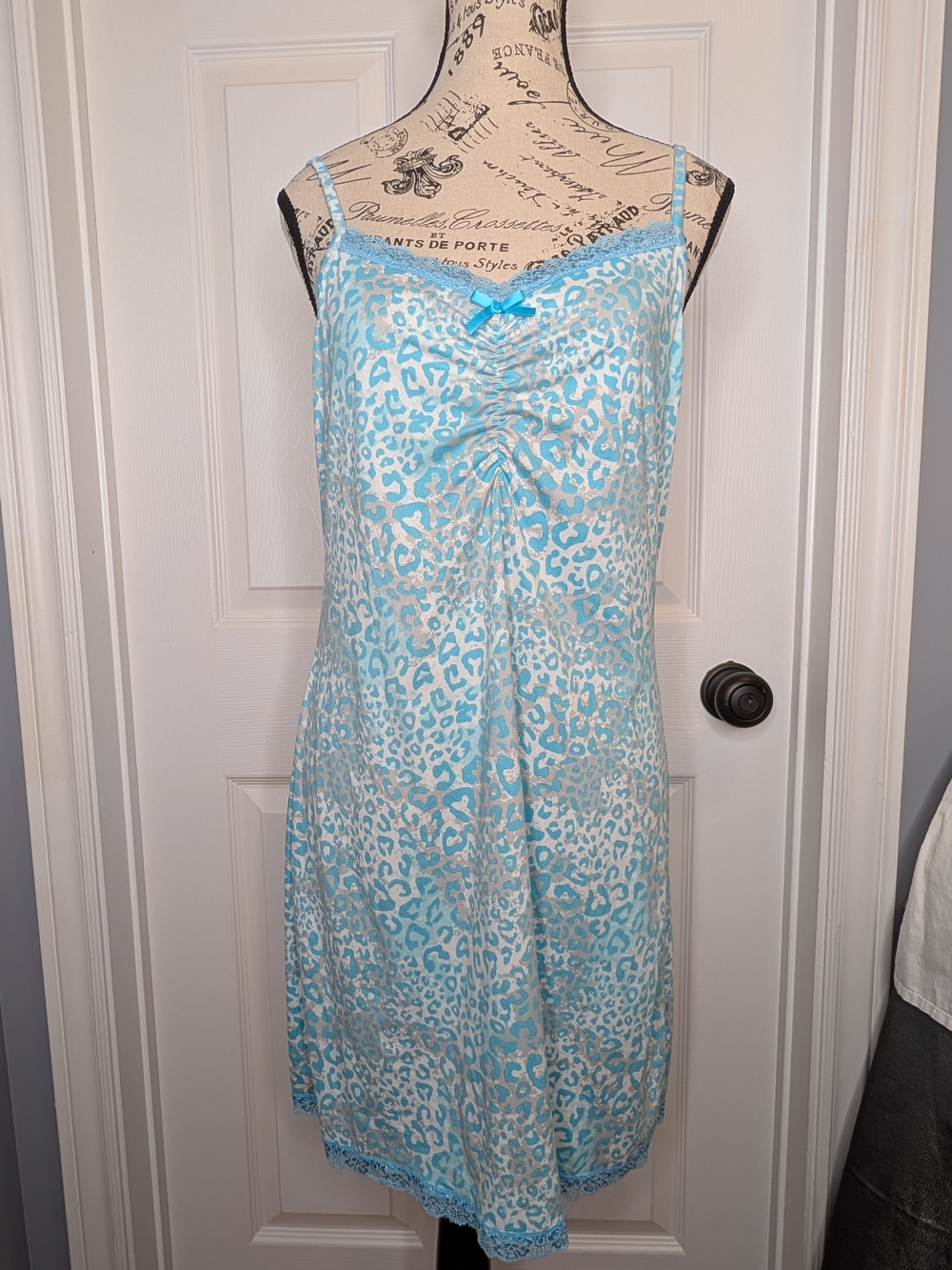 NWT Charmour Teal Leopard Print Chemise Nightie Lace Trim Size M Lightweight